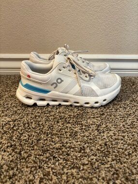 On Cloud Cloudrunner size 8.5